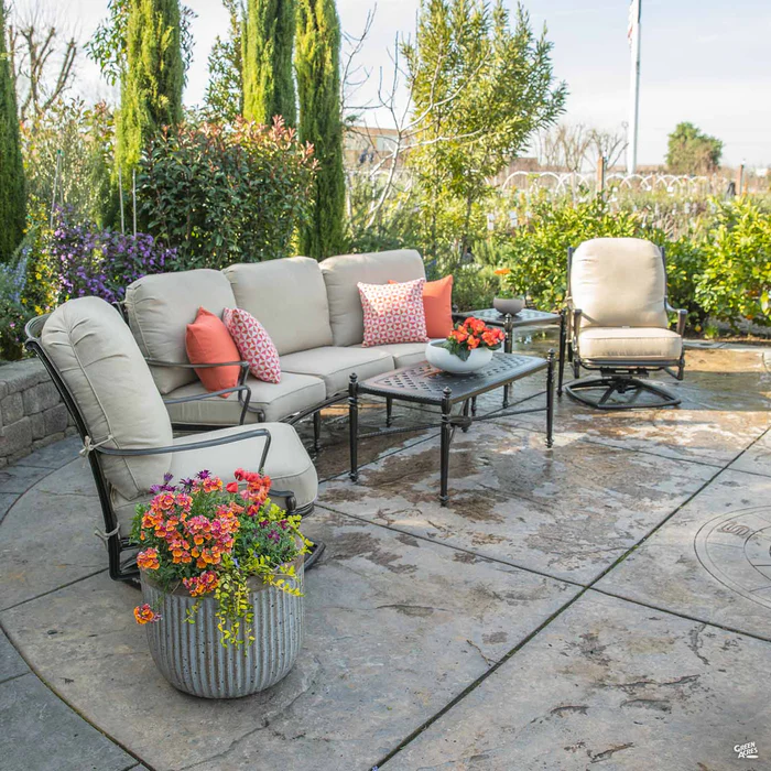Bel Air Swivel Lounge Chair